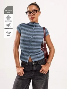 SHEIN BAE 女款休閒 70 年代風藍色條紋 Polo 領短袖前開扣 T 恤，適合早午餐與夏季穿著 - 藍色 - 查看 10