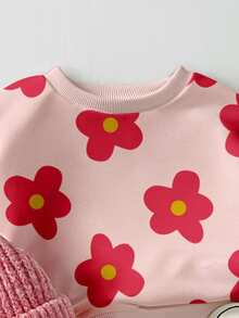SHEIN Playful Pals 2件組女嬰休閒可愛日系甜美花卉滿版印花亮粉色圓領運動衫與運動長褲套裝 秋冬服飾 - 彩色 - 查看 3