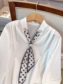 GlowEve CURVE Blus Putih Ukuran Besar Motif Polkadot dengan Tali Leher - MultiWarna - View 4