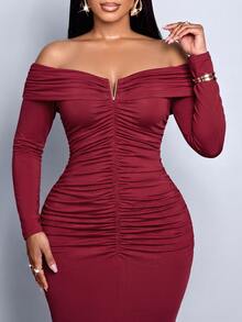 SOLERSUN Plus Size Women's Burgundy Elegant Off-Shoulder Long Sleeve Ruched Fitted Midi Dress With Metallic V-Neckline, Date Party Dress Fall - Burgundy - View 2
