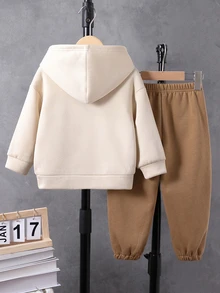 SHEIN 小男孩可愛熊貼布繡連帽衛衣＋純色休閒慢跑褲 2件式休閒套裝 生日白色秋季 - 灰色 - 查看 2