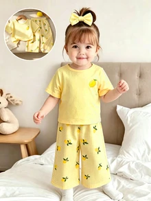 SHEIN Elladie kids 2件組新生女嬰檸檬印花針織T恤與格紋長褲套裝 柔和黃色夏季休閒度假甜美韓風穿搭 - 黃色 - 查看 4