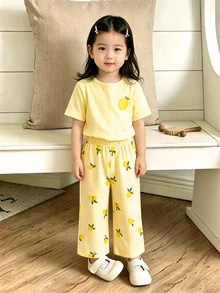 SHEIN Elladie kids 2件組新生女嬰檸檬印花針織T恤與格紋長褲套裝 柔和黃色夏季休閒度假甜美韓風穿搭 - 黃色 - 查看 5