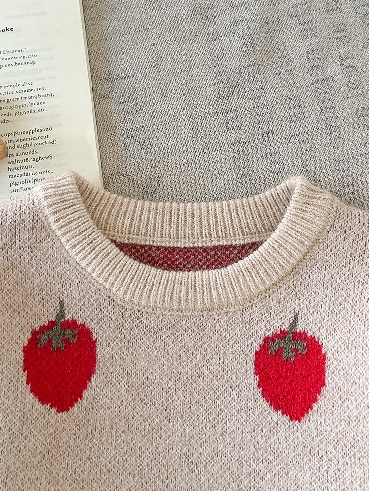 SHEIN Vintaside Kids Girls' Apricot Jacquard Strawberry Thick Knit Sweater, Soft Skin-Friendly Durable Vibrant Cute Round Neck Pullover Drop Shoulder Long Sleeve Design, Suitable For Autumn/Winter Daily Wear, Outings, Casual, School, Shopping And More - Multicolor - View 3
