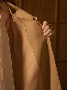 MOTF STUDIO 女款時尚通勤純色高領繫帶長款風衣 - 卡其色 - 查看 7
