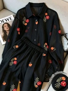 GlowEve Setelan 2 Potong Kemeja dan Celana Pendek Bordir Bunga untuk Wanita - Hitam - View 5
