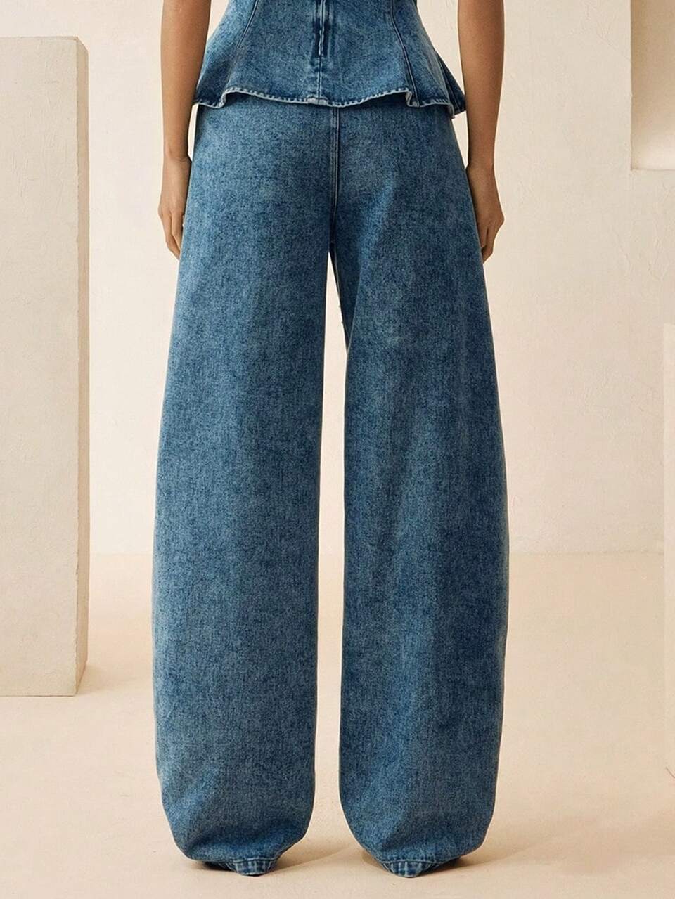 All-Season Modern Fashion Party Outfits Luxury Heavy-Duty High-Waist Full Pearl Decor Curved Blue Jeans For Women, Suitable For Party, Date, Daily Wear