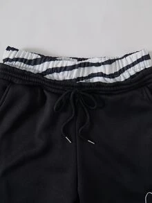 ROMWE MEN Essentials 男士休閒運動字母刺繡抽繩腰鬆緊腰運動長褲，印花字母黑色寬鬆運動長褲，Manfinity運動長褲 - 黑色 - 查看 4