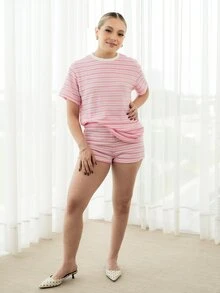 Ximena Robles Ximena Robles Setelan Elegan Wanita: Kaos Lengan Pendek Bergaris Merah Muda Muda dengan Kerah Bulat dan Celana Pendek - Baby Pink - View 1