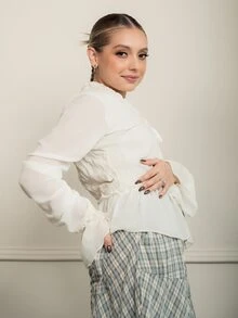 Ximena Robles Ximena Robles 女士春夏约会之夜演唱会街头风纹理褶皱荷叶边衬衫 - 杏色 - 查看 5