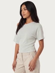 MISSGUIDED TEEN Ribbed Stripe Off-Shoulder Boxy Crop Top With Short Sleeves - Spring Summer Casual Everyday Essential - Light Grey - View 4