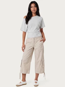 MISSGUIDED TEEN Ribbed Stripe Off-Shoulder Boxy Crop Top With Short Sleeves - Spring Summer Casual Everyday Essential - Light Grey - View 3