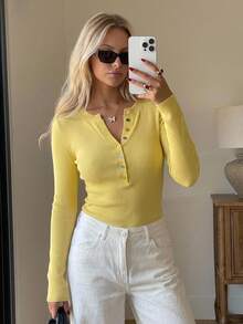 DAZY Cream Yellow Colorful Rainbow Button Decor Slim Fit Long Sleeve T-Shirt For Women, Suitable For Summer, Spring, Autumn - Yellow - View 9