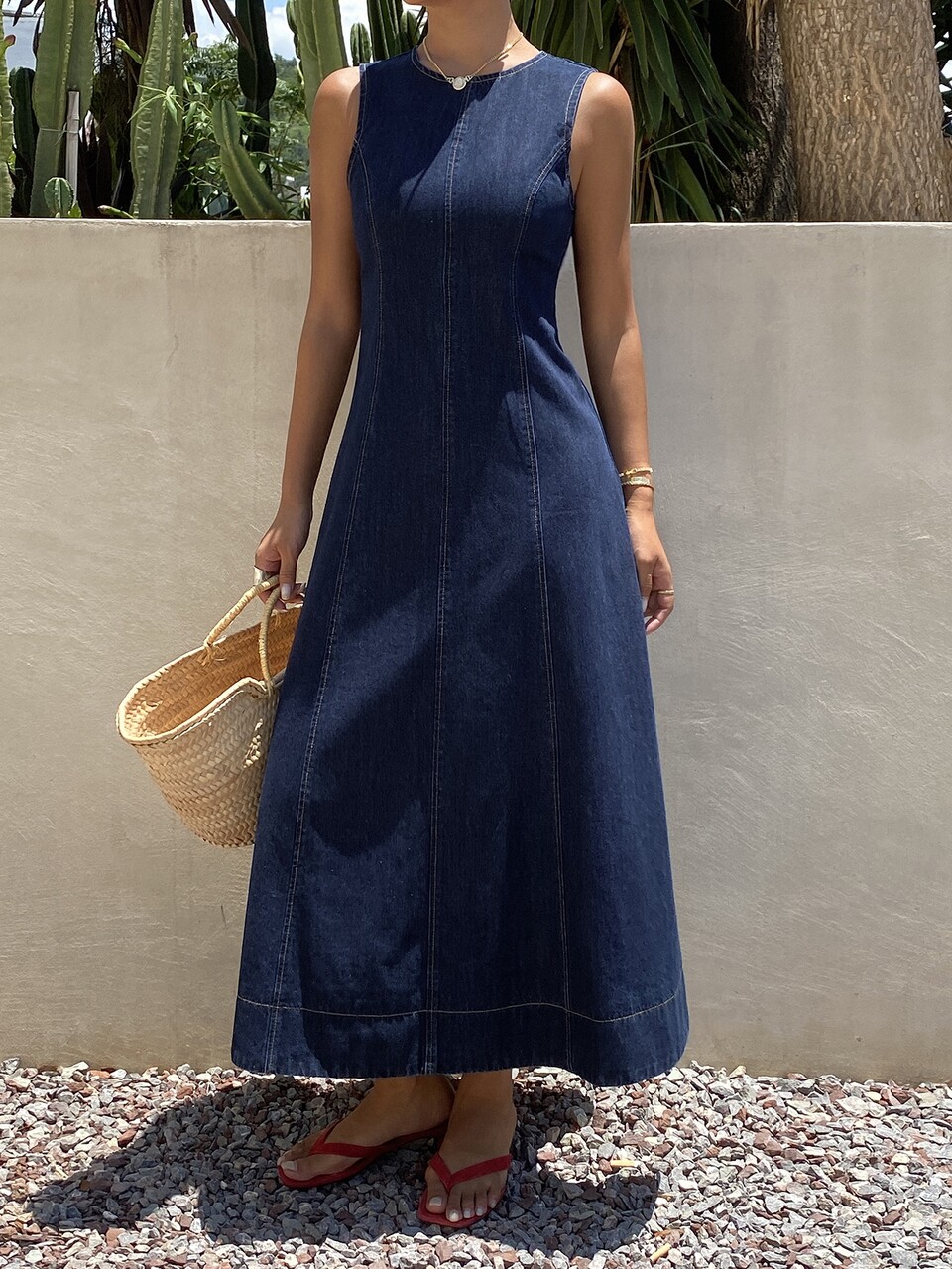 Women's Denim Dress With Split Seam, Slim Fit, Cinched Waist, Umbrella Skirt, Round Neck, Sleeveless, Elegant Vacation Summer Dress
