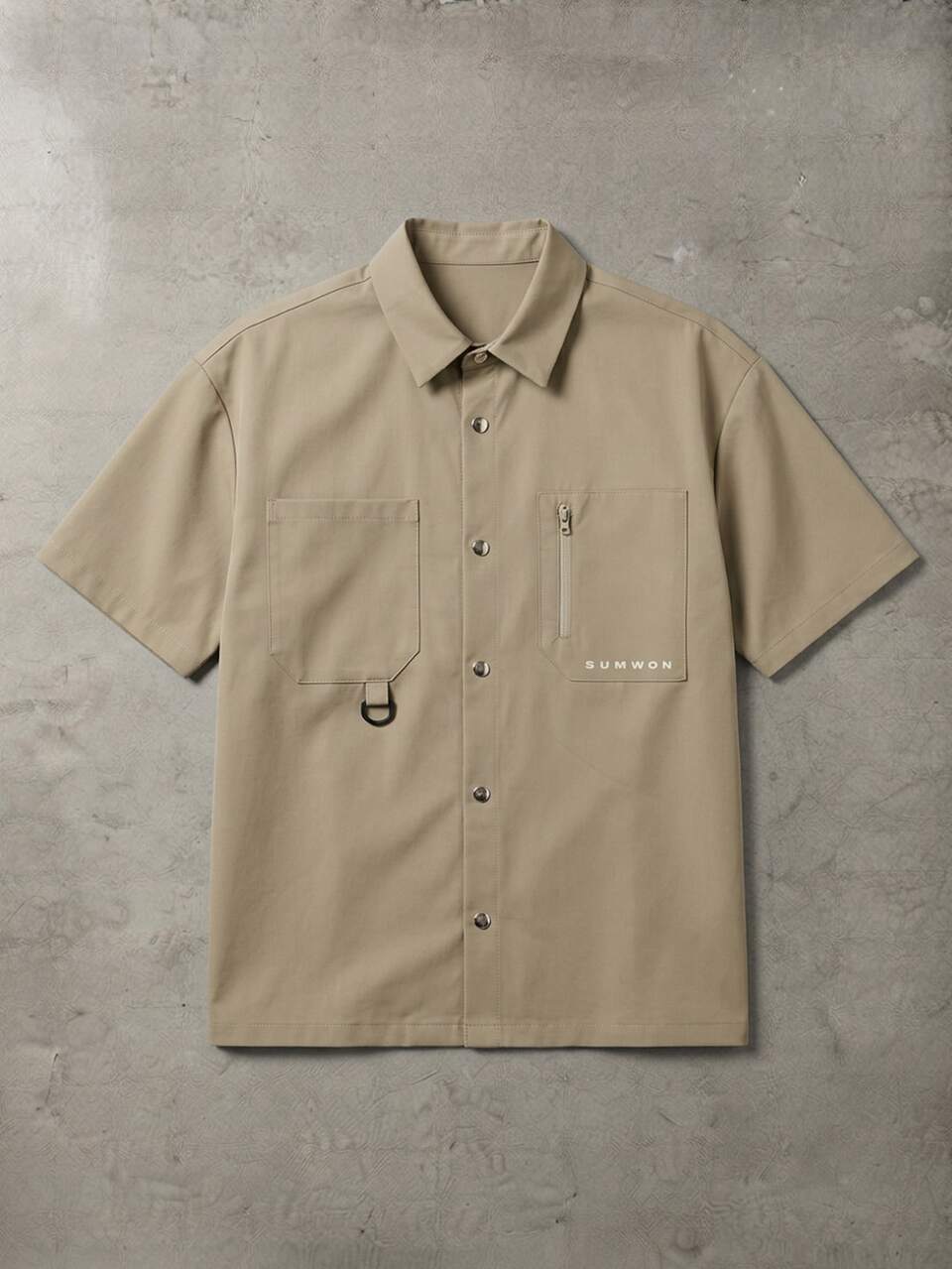 Camicia giacca oversize a maniche corte con tasca sul petto con chiusura lampo e chiusura a bottoni a pressione, camicia casual da stratificazione