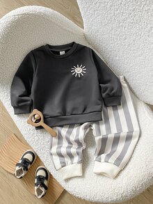 SHEIN Playful Pals 男嬰卡通太陽印花長袖運動衫與條紋長褲套裝 - 深灰色 - 查看 3