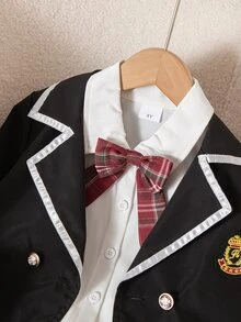 SHEIN 年轻女孩经典学院风夹克，配有徽章领、撞色饰边和格子蝴蝶结格子百褶裙套装 - 黑色 - 查看 6