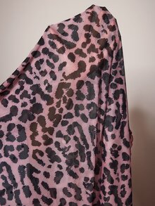 Slumberist طقم ملابس منزلية وردي بطبعة نمر شفاف من 3 قطع، حمالة صدر دانتيل بحمالات رفيعة قابلة للتعديل، كارديجان بحماية من الشمس وأكمام فروية، بنطال واسع الساق منسدل، مقاسات كبيرة للنساء - متعدد الألوان - مشاهدة 7