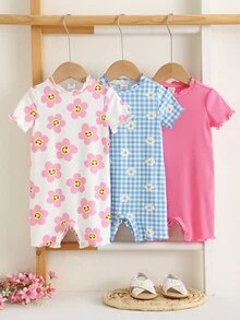 SHEIN 6 قطع، احصل على 3 قطع عشوائية، 3 قطع ملابس أطفال بنات كاجوال مريحة يومية متعددة الاستخدامات بنقشة زهور الوجه والأزرق والأبيض المربعات ونقشة الأقحوان المخططة محبوكة ناعمة بياقة دائرية وأكمام قصيرة مناسبة للصيف والسفر والعطلات والربيع والصيف - متعدد الألوان - مشاهدة 7