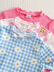SHEIN 6 قطع، احصل على 3 قطع عشوائية، 3 قطع ملابس أطفال بنات كاجوال مريحة يومية متعددة الاستخدامات بنقشة زهور الوجه والأزرق والأبيض المربعات ونقشة الأقحوان المخططة محبوكة ناعمة بياقة دائرية وأكمام قصيرة مناسبة للصيف والسفر والعطلات والربيع والصيف - متعدد الألوان - مشاهدة 3