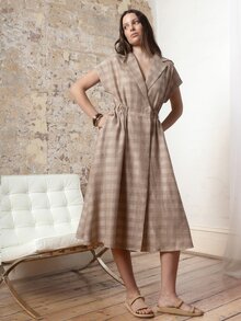 KÆRIA Hus Ulan Midi Cross Font Dress - Soft Volume, Pocket, Notch Lapel, Short Sleeve, Crossover, Midi Length, Wrap, Cinched Waist - Check - Casual - Brown - View 4
