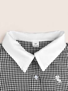 SHEIN Tween女孩休閒拼接配色POLO領修身寬鬆半開襟拼接A字裙擺荷葉邊飾精緻小Logo刺繡黑白格紋梭織洋裝返校季 - 黑與白 - 查看 4