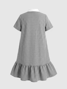 SHEIN Tween女孩休閒拼接配色POLO領修身寬鬆半開襟拼接A字裙擺荷葉邊飾精緻小Logo刺繡黑白格紋梭織洋裝返校季 - 黑與白 - 查看 2