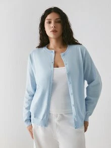 YARNWELL 大尺碼女款純色長袖單排扣休閒薄款開襟衫 - 淺藍色 - 查看 6