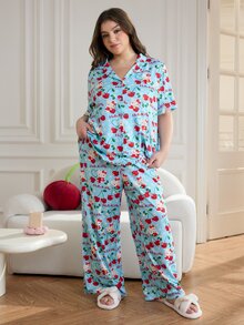 HELLO KITTY AND FRIENDS | SHEIN 大码女式卡通樱桃印花短袖上衣和宽松长裤睡衣套装 - 藍色 - 查看 4