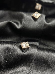 Selianne 優雅黑色針織貼身女款迷你洋裝，抓皺腰部、長袖領口設計，柔軟彈性針織面料，性感修身短裙，秋冬時尚簡約通勤約會洋裝，商務休閒街頭風，適合生日派對、假日穿搭、夜店出遊、正式與休閒場合 - 黑色 - 查看 6