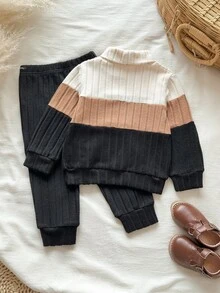SHEIN Vintaside Kids 2件組 幼兒男童上衣+慢跑褲套裝 英倫風 白色/棕褐色/黑色拼色 羅紋針織 長袖高領 加厚 戶外 秋季 聖誕節假期 拼接設計 - 彩色 - 查看 2
