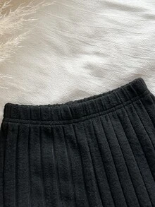 SHEIN Vintaside Kids 2件組 幼兒男童上衣+慢跑褲套裝 英倫風 白色/棕褐色/黑色拼色 羅紋針織 長袖高領 加厚 戶外 秋季 聖誕節假期 拼接設計 - 彩色 - 查看 5