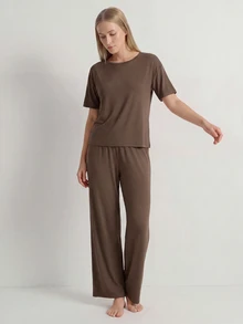 Ocili Studio 休闲女士舒适柔软短袖上衣和裤子睡衣套装，家居服假日季节服装 - 咖啡棕 - 查看 3