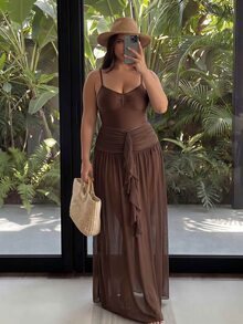 SHEIN Swim Setelan Baju Renang Satu Potong 2 Potong Ukuran Plus Musim Semi/Panas 2026 Warna Cokelat Tua, Leher Bulat Lebar, Tali Bahu yang Dapat Diatur, dan Rok Desain Jala Berumbai, Cocok untuk Pakaian Liburan Pantai Premium Wanita - Coklat - View 1