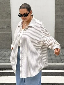 SHEIN CURVE+ 大尺碼休閒柔軟修身得體端莊優雅曲線感通勤米色襯衫 正式沙灘度假時裝週辦公室婚禮秋季 - 墨綠色 - 查看 3