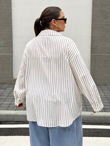 SHEIN CURVE+ 大尺碼休閒柔軟修身得體端莊優雅曲線感通勤米色襯衫 正式沙灘度假時裝週辦公室婚禮秋季 - 墨綠色 - 查看 2