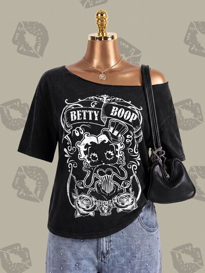 Betty Boop x SHEIN Plus Skull & Letter Graphic Asymmetrical Neck Tee