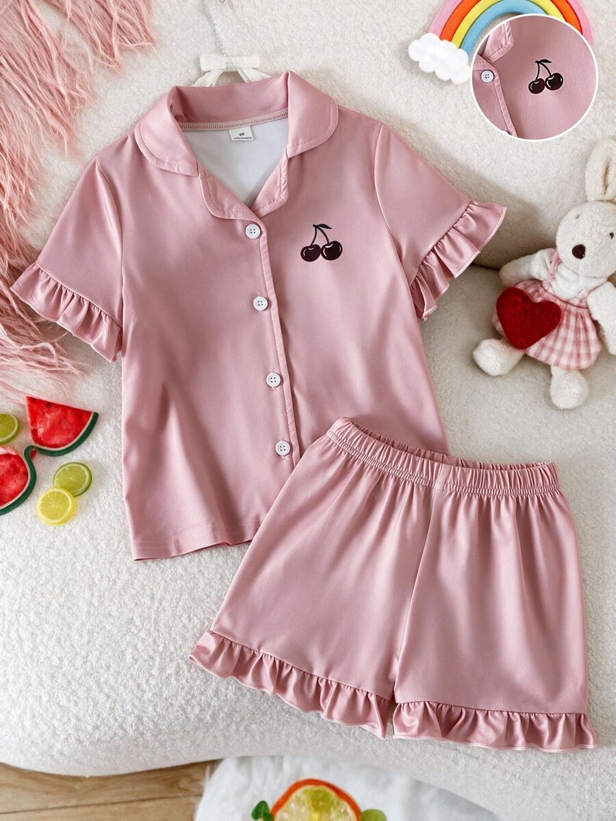 SHEIN 2件組女童幼兒可愛簡約粉色荷葉邊袖口褲腳開口裝飾左胸櫻桃印花鈕扣短袖短褲休閒舒適阻燃雙面刷毛面料居家服 - 粉色 - 查看 1
