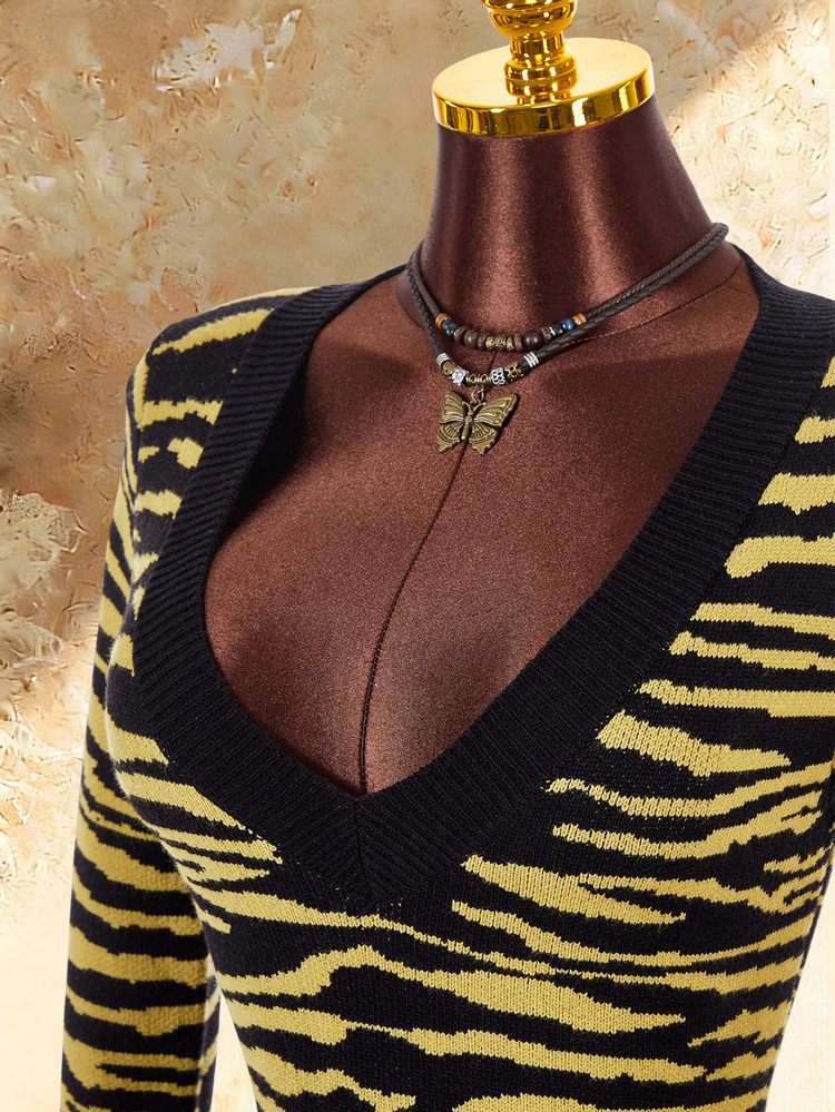 Amplova Women's Tiger Print Fitted Mini Knit Dress - Black - View 2
