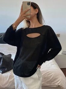 DAZY Women's Solid Color Cutout Design Crew Neck Long Sleeve Casual Top School - Black - View 4