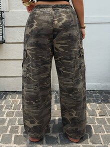 Dazy Plus 迷彩街頭風寬鬆大寬腿大尺碼女款春夏百慕達牛仔短褲 - 軍綠色 - 查看 2