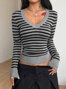 Coolane كنزة نسائية رمادية مخططة بياقة على شكل حرف V وأكمام طويلة ضيقة - رمادي - مشاهدة 5