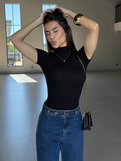 Yohana Edit T-shirt noir ajusté à col montant, manches courtes, couleur unie, pour usage quotidien et décontracté, été