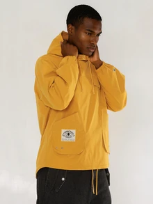 FORM&CHAOS Mantel Trench Pullover Luar Ruangan Pria Warna Kuning dengan Kantong Serbaguna - Kuning - View 6