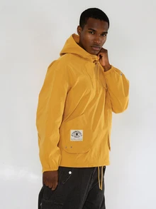 FORM&CHAOS Mantel Trench Pullover Luar Ruangan Pria Warna Kuning dengan Kantong Serbaguna - Kuning - View 4