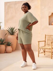 CurvyTilda Plus Size 2pcs Set: Summer Vacation T-Shirt And Shorts, Summer Outfits Elegant - Army Green - View 3