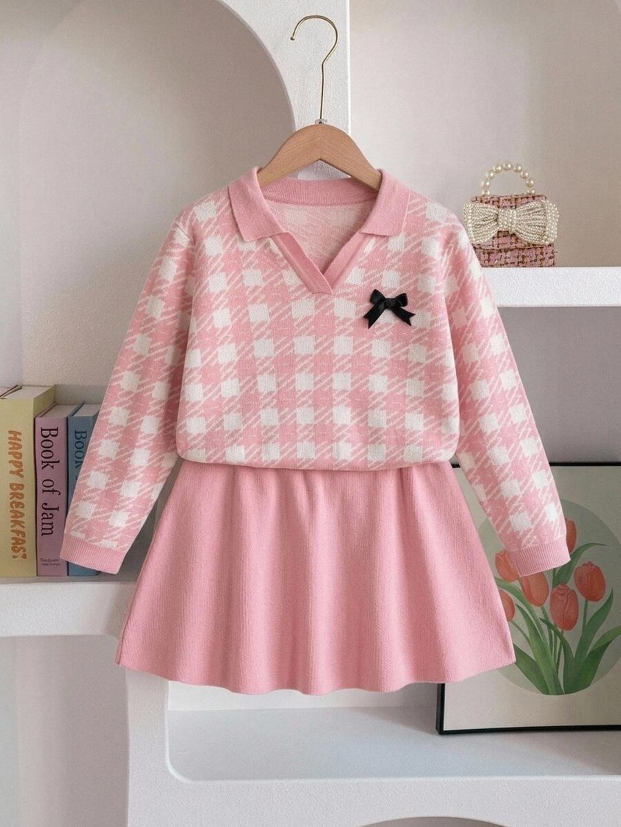 SHEIN 女童大童毛衣套裝,3D蝴蝶結設計,格紋提花圖案,針織翻領,V領波浪飾邊長袖,返校穿搭,秋冬款 - 粉色 - 查看 1
