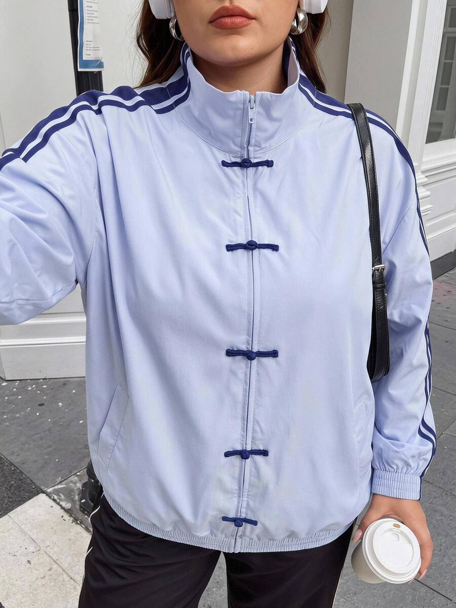 SHEIN CURVE+ 大尺碼女款休閒時尚百搭輕便拼接側條紋立領夾克,單扣新中式外套,秋冬款 - 藍色 - 查看 1