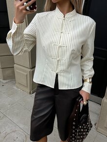 Siren Gaze 秋季新款新中式女款青蛙鈕扣襯衫，黑白配色，優雅風格，適合早午餐、辦公室、茶會 - 杏色 - 查看 7