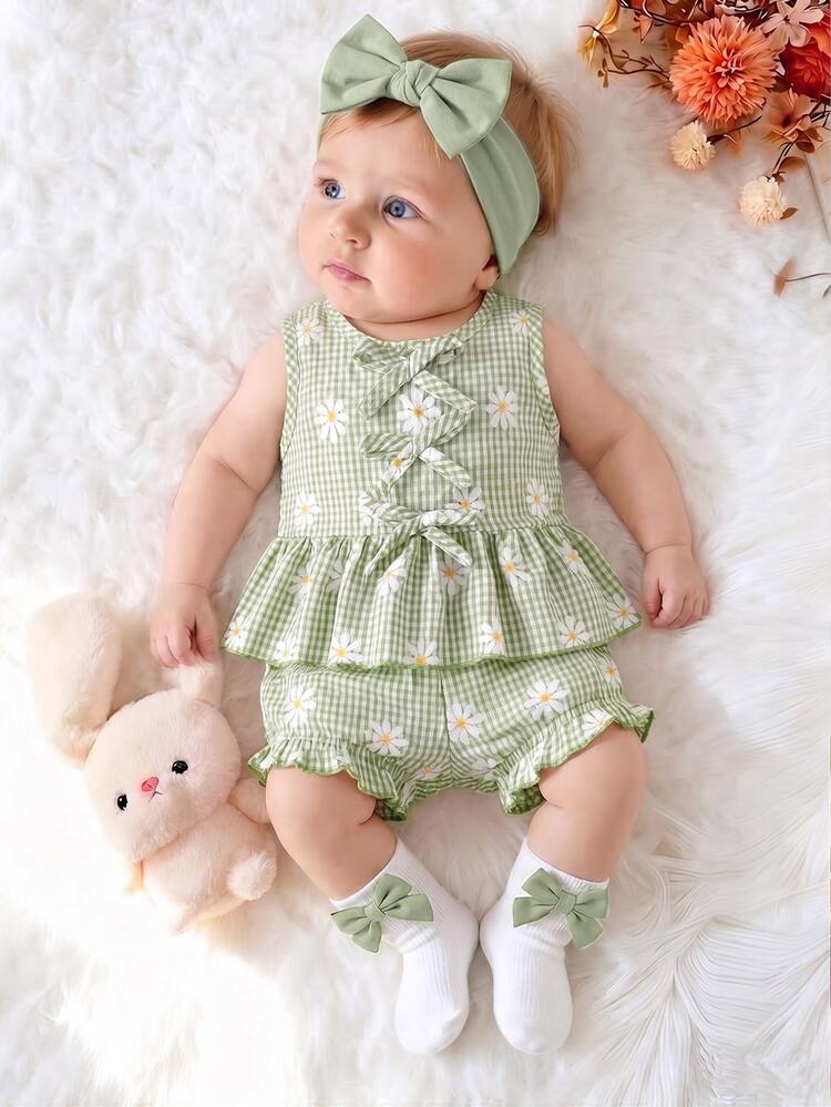 SHEIN Summer Newborn Baby Girl Green Gingham & Daisy Print Outfit Set Cute Sleeveless Bow Top & Shorts Shades Of Green New Born Photoshoot Breathable Wear - Green - View 1
